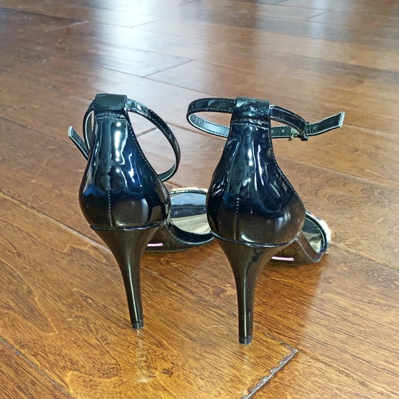 NWOT. Isaac Mizrahi animal print heels - Picture 4 of 6
